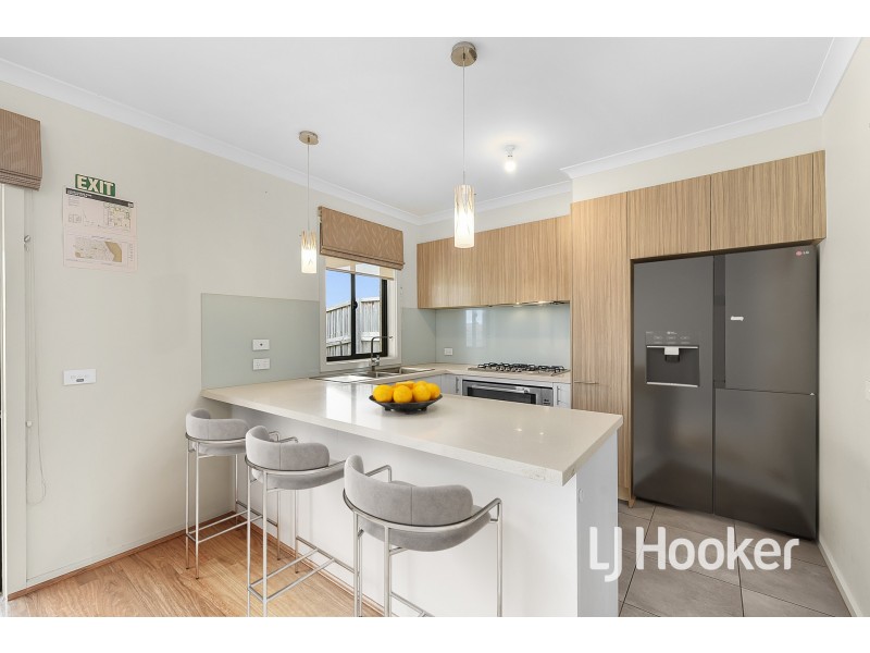 66 Highmount Drive, Hampton Park VIC 3976