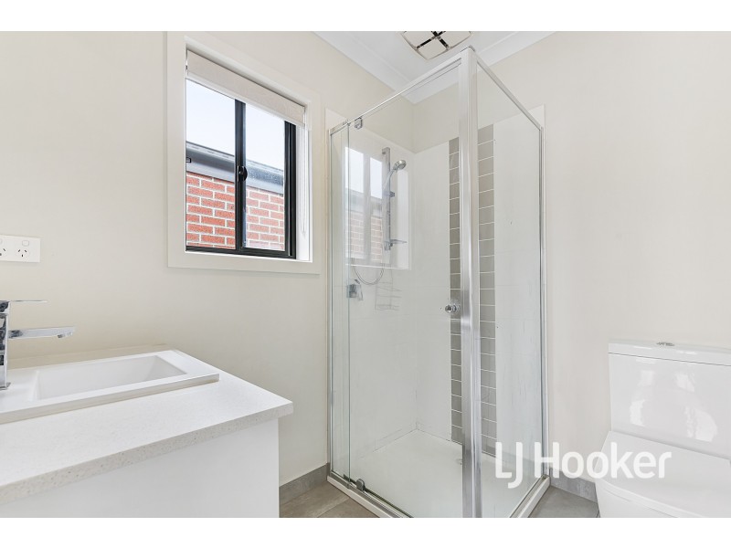 66 Highmount Drive, Hampton Park VIC 3976