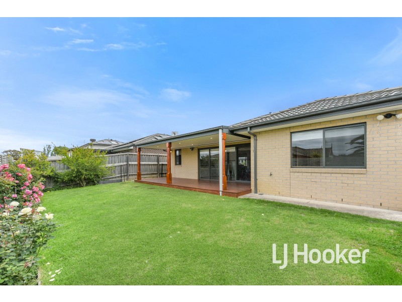 66 Highmount Drive, Hampton Park VIC 3976