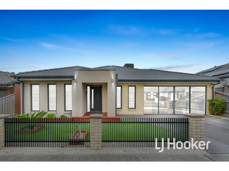 66 Highmount Drive, Hampton Park VIC 3976