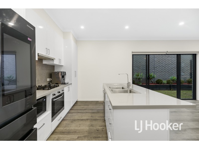 3 Agate Lane, Pakenham VIC 3810
