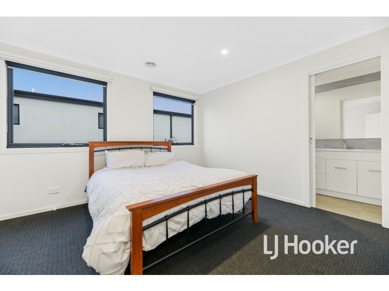 3 Agate Lane, Pakenham VIC 3810