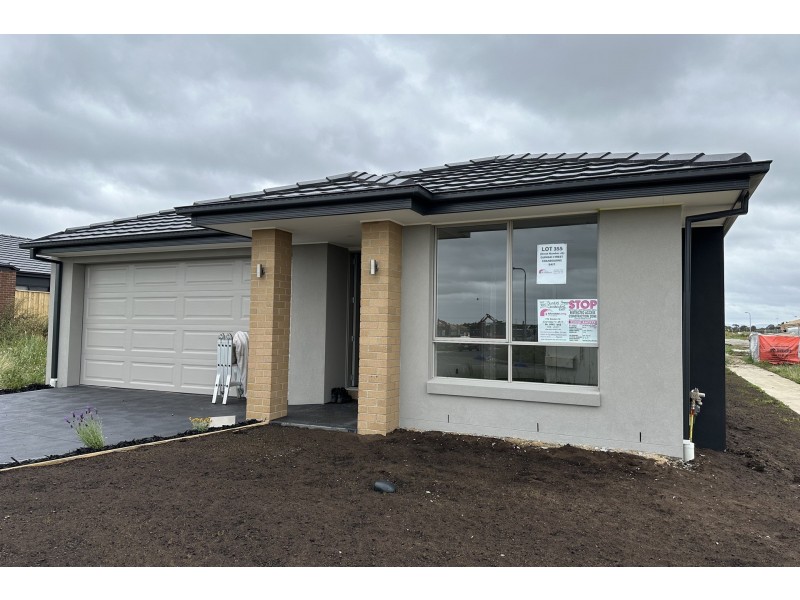 43 Guineas Street, Cranbourne East VIC 3977