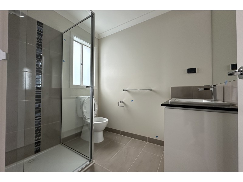 43 Guineas Street, Cranbourne East VIC 3977