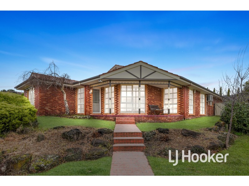 4 Sneddon Drive, Narre Warren South VIC 3805