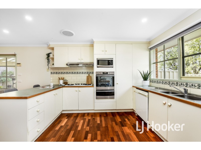 4 Sneddon Drive, Narre Warren South VIC 3805