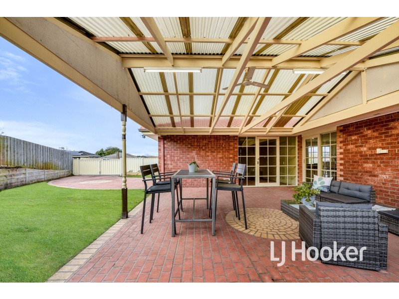 4 Sneddon Drive, Narre Warren South VIC 3805