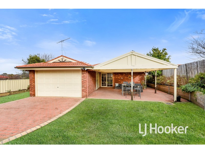 4 Sneddon Drive, Narre Warren South VIC 3805