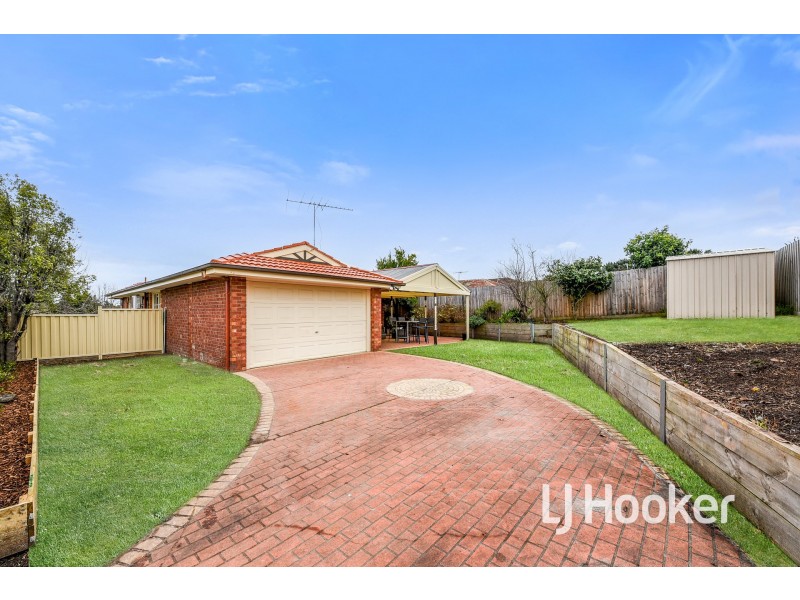 4 Sneddon Drive, Narre Warren South VIC 3805