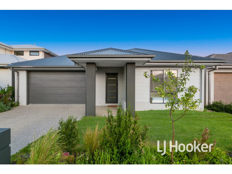77 Pobblebonk Crescent, Clyde North VIC 3978