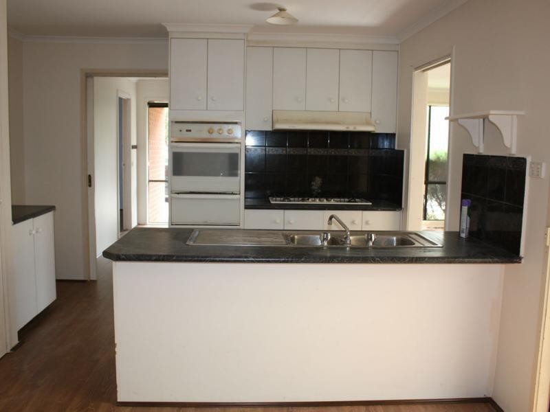 24 Gull Way, Narre Warren South VIC 3805