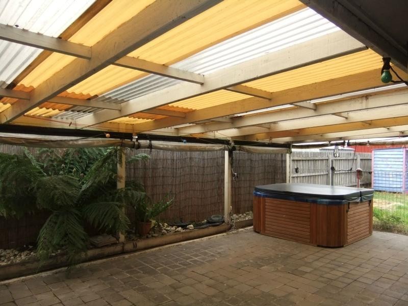 24 Gull Way, Narre Warren South VIC 3805