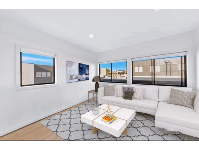 2 Saison Circuit, Doveton VIC 3177