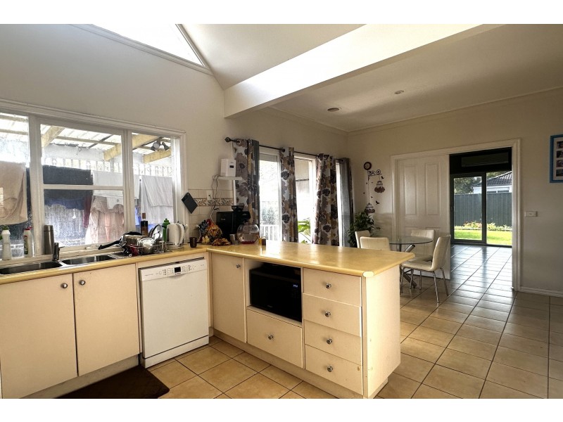 38 Lindsay Crescent, Lynbrook VIC 3975
