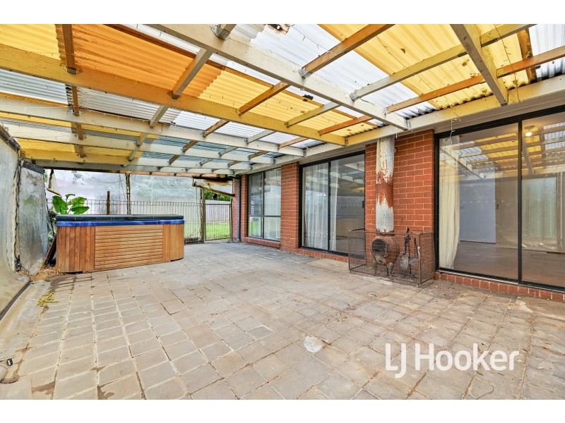 24 Gull Way, Narre Warren South VIC 3805