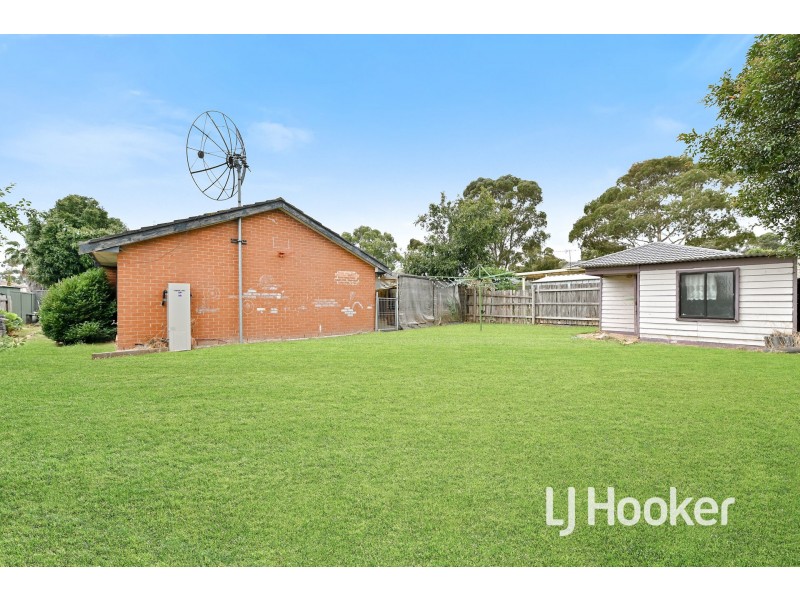 24 Gull Way, Narre Warren South VIC 3805