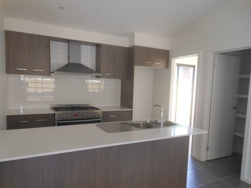 85 Green Gully Road, Clyde VIC 3978