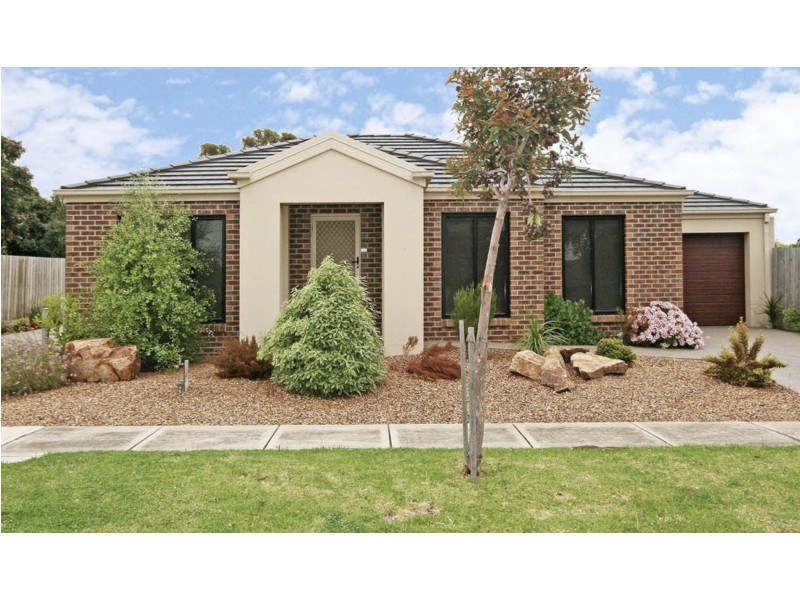 34 Jillian Street, Cranbourne VIC 3977