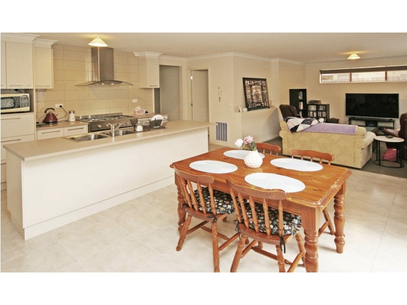 34 Jillian Street, Cranbourne VIC 3977