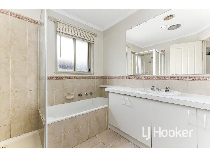 10 Bluegum Way, Hampton Park VIC 3976