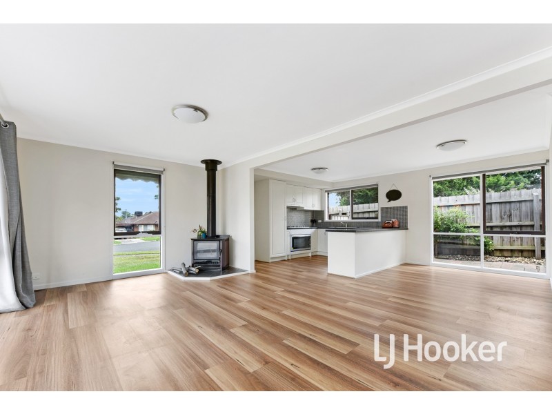 27 Sarah Place, Hampton Park VIC 3976