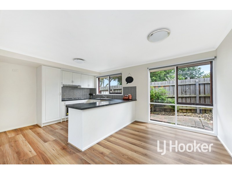 27 Sarah Place, Hampton Park VIC 3976