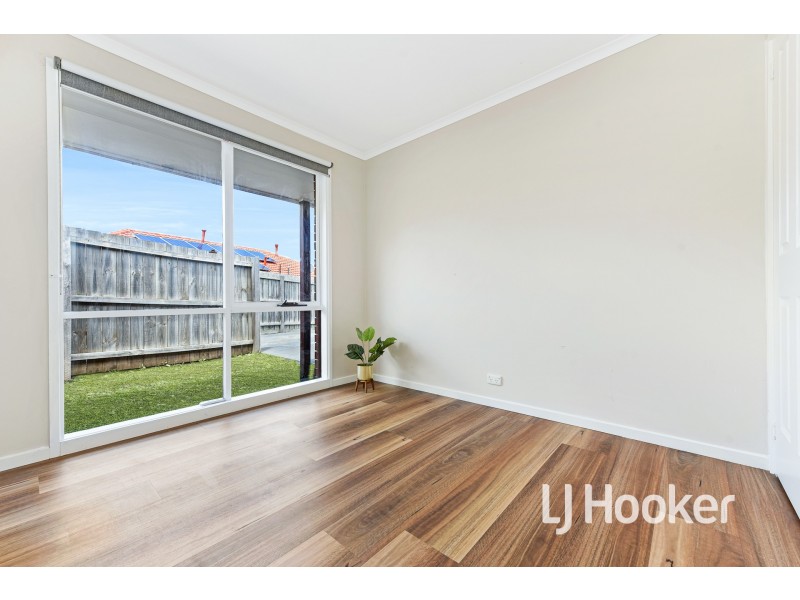 27 Sarah Place, Hampton Park VIC 3976