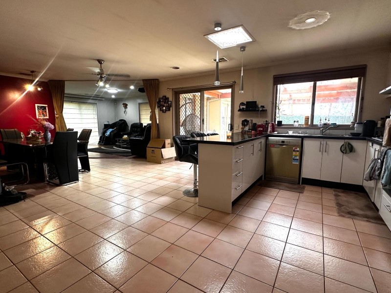 5 Henry Lawson Drive, Lynbrook VIC 3975