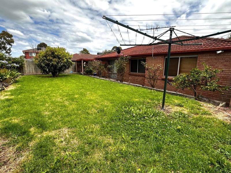 5 Henry Lawson Drive, Lynbrook VIC 3975