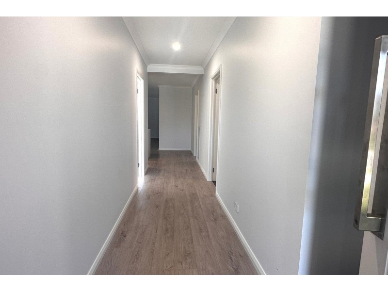 8 Winnows Street, Officer VIC 3809