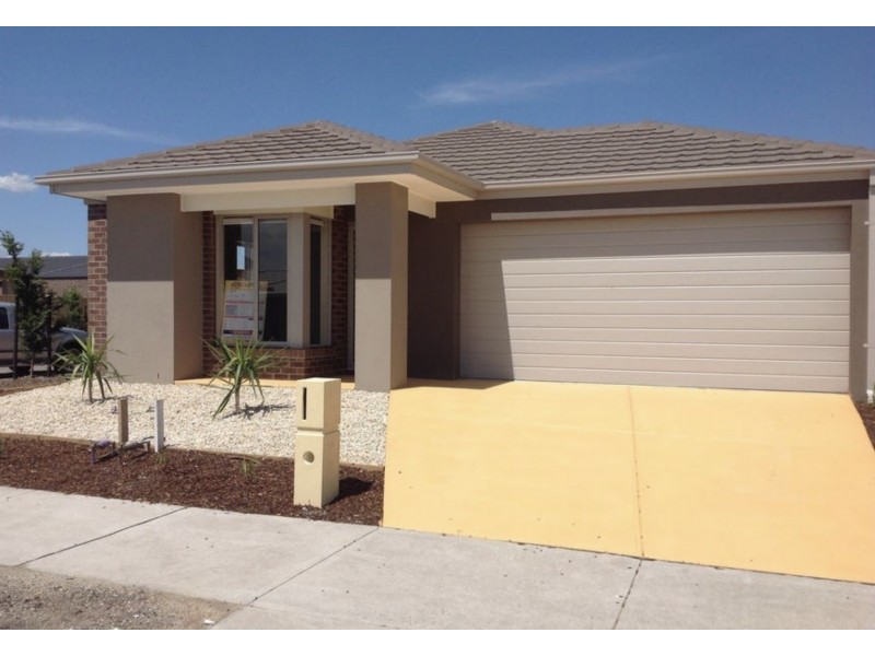 21 Lotus Street, Pakenham VIC 3810