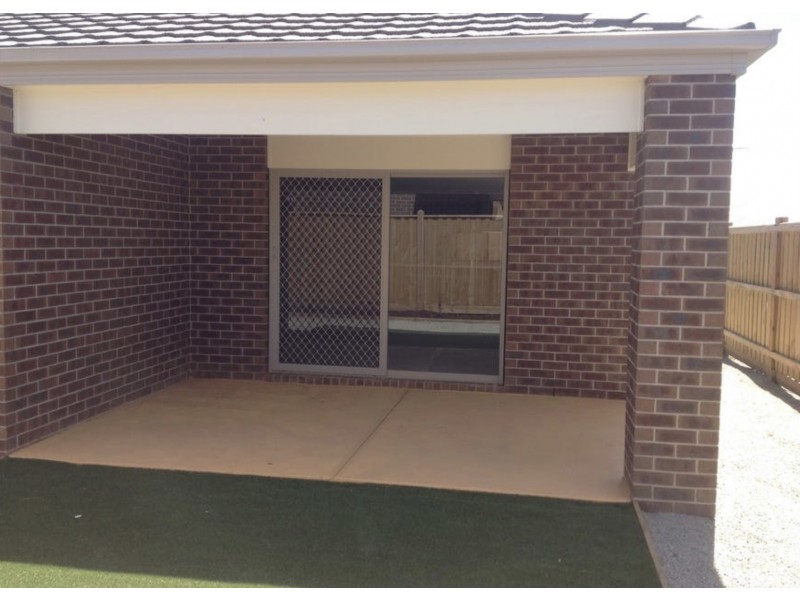 21 Lotus Street, Pakenham VIC 3810