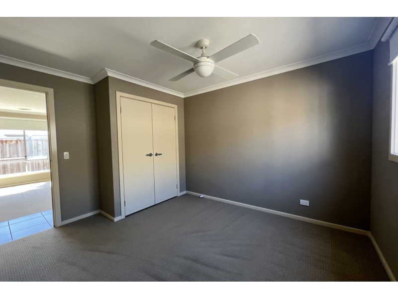 21 Lotus Street, Pakenham VIC 3810