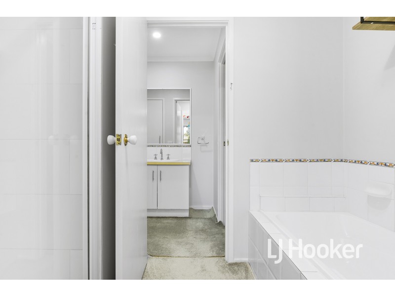 45 Bateman Grove, Hampton Park VIC 3976