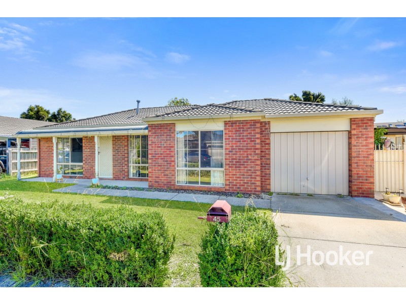 45 Bateman Grove, Hampton Park VIC 3976
