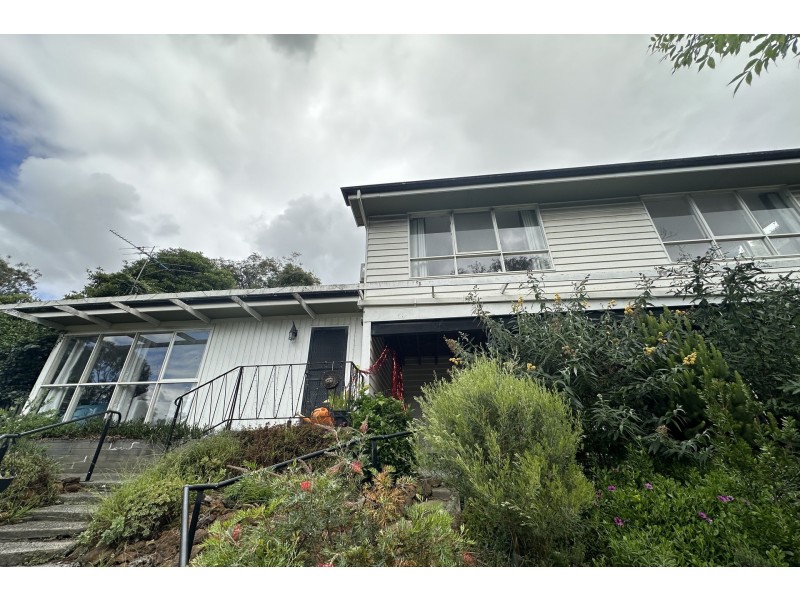 9 Stanhill Drive, Cranbourne South VIC 3977