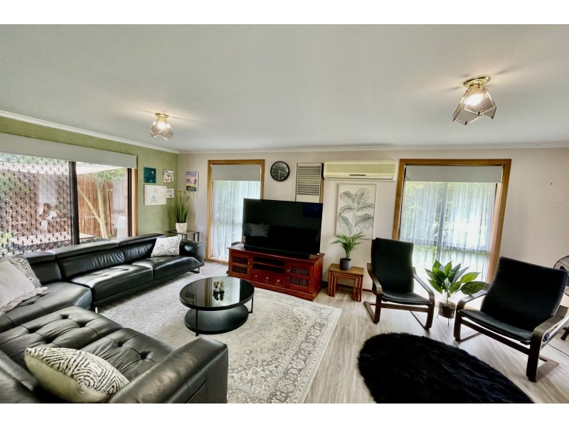 8 Wynette Close, Hampton Park VIC 3976