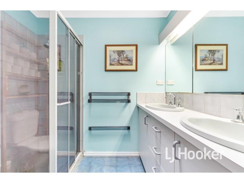 18 Millswyn Avenue, Hampton Park VIC 3976