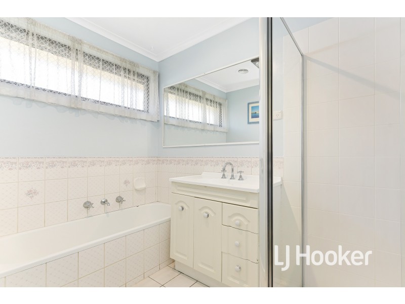 18 Millswyn Avenue, Hampton Park VIC 3976