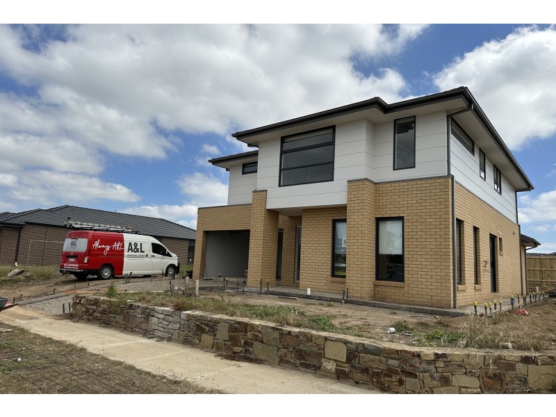 39 Zebu Drive, Clyde North VIC 3978