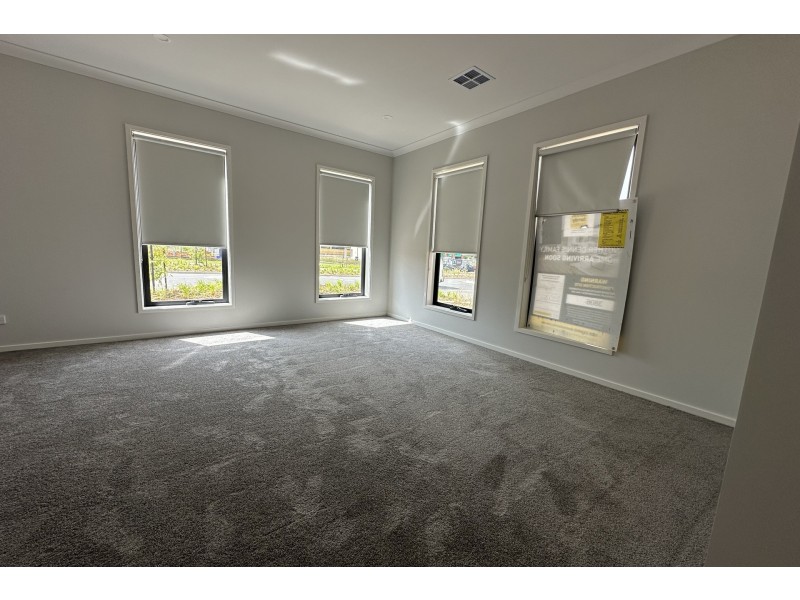 39 Zebu Drive, Clyde North VIC 3978