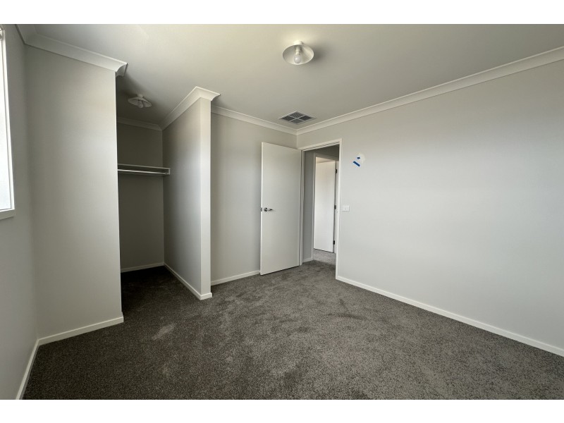 39 Zebu Drive, Clyde North VIC 3978