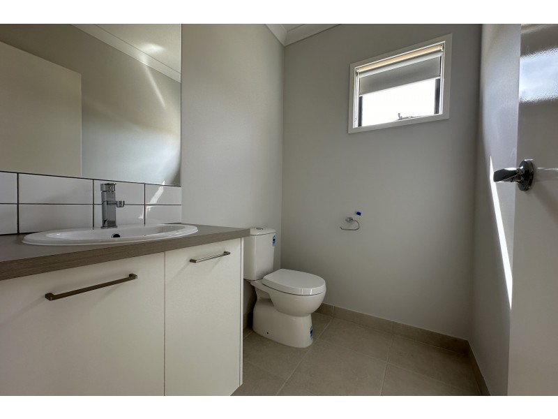 39 Zebu Drive, Clyde North VIC 3978