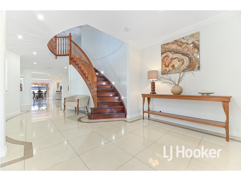 44 Aylmer Road, Lynbrook VIC 3975