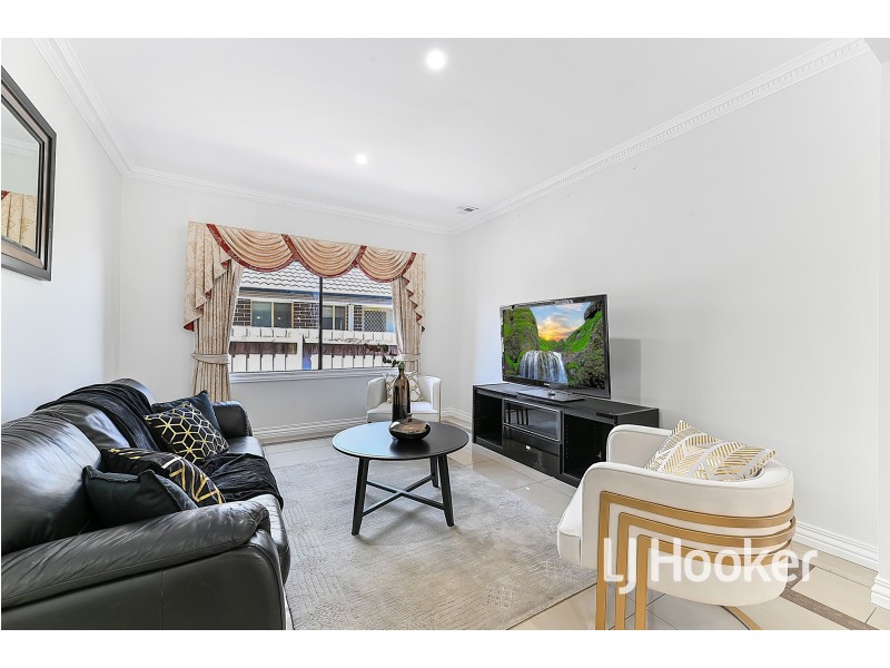 44 Aylmer Road, Lynbrook VIC 3975