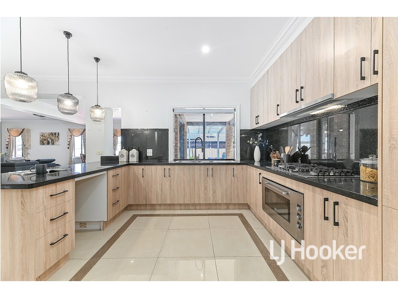 44 Aylmer Road, Lynbrook VIC 3975