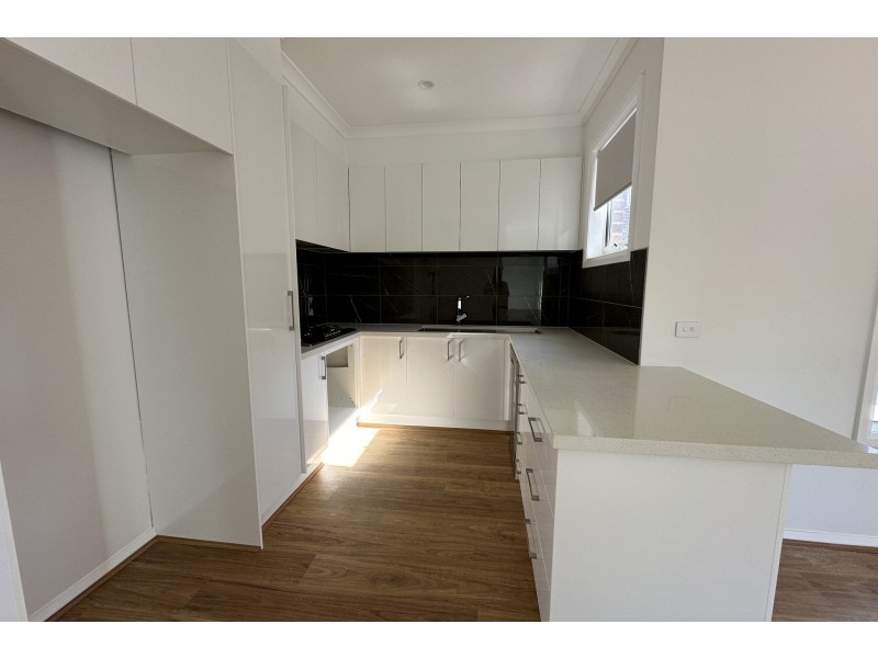 2/68 Frawley Road, Hallam VIC 3803