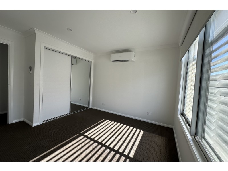 2/68 Frawley Road, Hallam VIC 3803