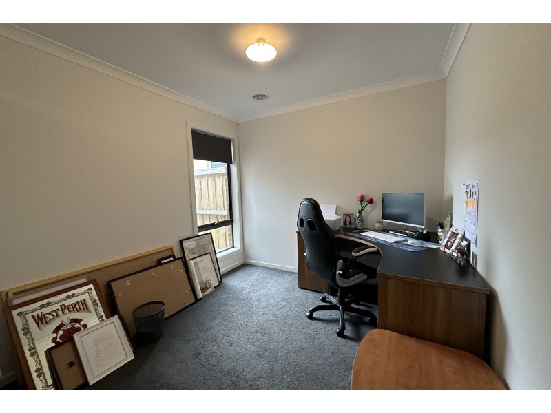 68 Edgar Avenue, Cranbourne South VIC 3977