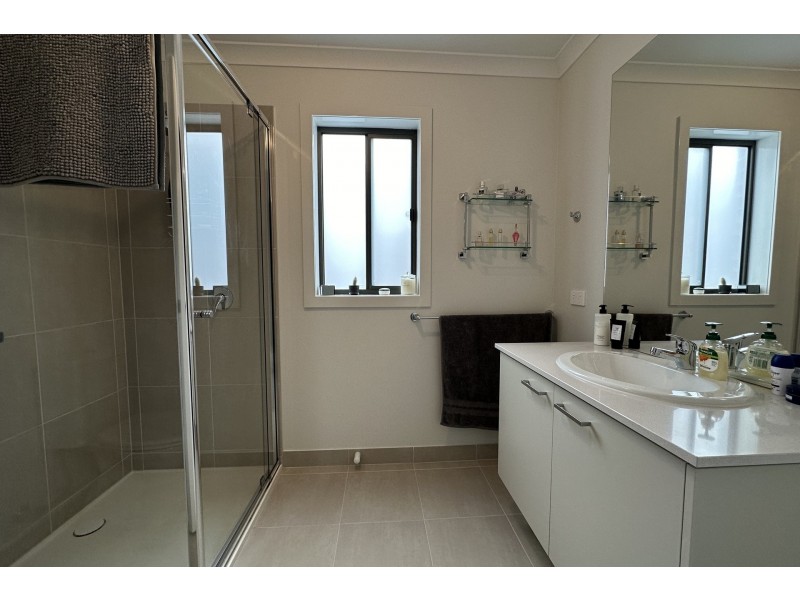 68 Edgar Avenue, Cranbourne South VIC 3977